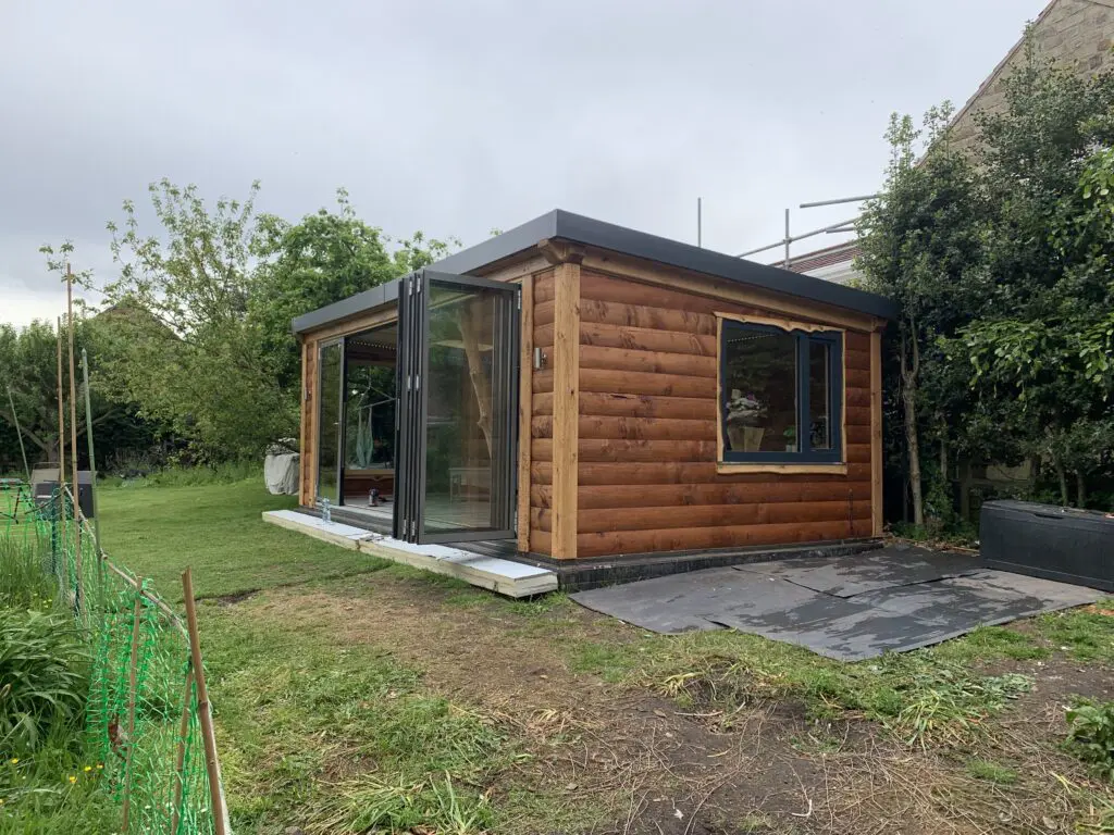 Larch/Douglas Fir Log Lap sleepers, Loglap Sleeper Cabin