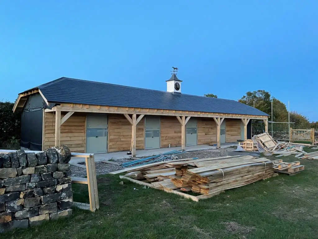 Cladding, Oak Stable, Character Grade, Character Grade Oak Stable, Character Grade Oak Featheredge Cladding, Featheredge Cladding