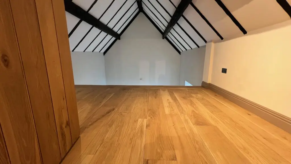 Thatch Cottage, Structural Air Dried Oak Beams, Solid European Oak Flooring